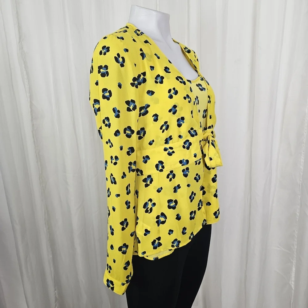 Cabi Sunny Set #5596 Limited Edition Yellow Front Tie Floral - Picture 6 of 9
